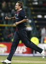 Stuart Broad gives England their first breakthrough, England v New Zealand, ICC Champions Trophy, Group B, Johannesburg, September 29, 2009