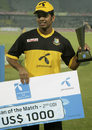 Abdur Razzak with his Man-of-the-Match award, Bangladesh v Zimbabwe, 2nd ODI, Mirpur, October 29, 2009