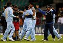 Harbhajan Singh hugs Sachin Tendulkar, Australia v India, CB series final, March 2, 2008