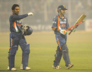 Dinesh Karthik and Gautam Gambhir take India home, India v Sri Lanka, 4th ODI, Kolkata, December 24, 2009