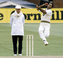 Mudassar Nazar bowls, England v Pakistan, 1st Test, Old Trafford, 2nd day, June 5, 1987