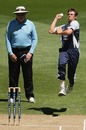 James Pattinson runs in to bowl, Victoria v Queensland, Ford Ranger Cup, Melbourne, December 2, 2009