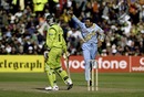 Anil Kumble sends back Azhar Mahmood, 4th Super Six match: India v Pakistan, World Cup, Old Trafford, June 8, 1999