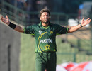 Shahid Afridi gestures after Kamran Akmal dropped Scott Styris, New Zealand v Pakistan, Group A, World Cup, Pallekele, March 8, 2011