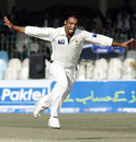 Shoaib Akhtar celebrates his dismissal of Geraint Jones, Pakistan v England, 3rd Test, Day 5, Lahore, December 3, 2005