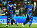 Sachin Tendulkar and Ambati Rayudu celebrate Mumbai Indians' win, Royal Challengers Bangalore v Mumbai Indians, IPL 2011, Bangalore, April 12, 2011