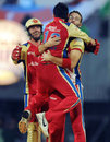 Daniel Vettori is elated after taking a wicket, Bangalore v Mumbai, 2nd qualifier, IPL 2011, Chennai, May 27, 2011