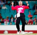 Stuart MacGill celebrates Matthew Hayden's wicket, Sydney Sixers v Brisbane Heat, Big Bash League, SCG, December 16, 2011