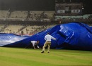 Strong winds blows away some covers, Kolkata Knight Riders v Deccan Chargers, IPL, Eden Gardens, April 24, 2012