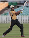 Varun Chopra's unbeaten half-century helped Warwickshire to victory, Gloucestershire v Warwickshire, FLt20 Midlands/Wales/West Group, Bristol, June 27, 2012