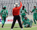 Sunette Loubser is run out, Bangladesh Women v South Africa Women, 1st T20I, Dhaka, September 11, 2012