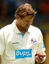 Shane Watson bowling, Queensland v New South Wales, Sheffield Shield, day one, Brisbane, November 3, 2012
