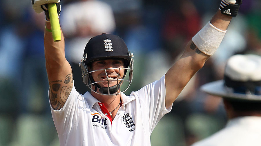 Kevin Pietersen celebrates his hundred Kevin Pietersen celebrates his hundred