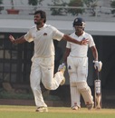 Abhishek Nayar celebrates his five-for, Mumbai v Bengal, Ranji Trophy, Group A, Mumbai, 4th day, December 4, 2012