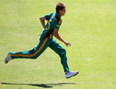Daryn Dupavillion runs to the wicket, South Africa v England, 2nd Youth ODI, Cape Town, February 15, 2003