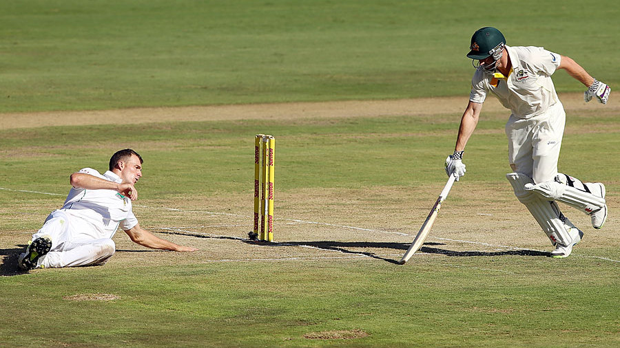 Shaun Marsh survived a run out chance when Ryan McLaren couldn't gather the ball Shaun Marsh survived a run out chance when Ryan McLaren couldn't gather the ball