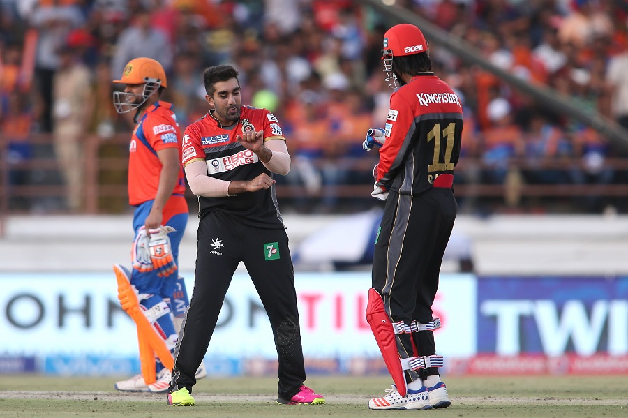 Watch: Tabraiz Shamsi Throws Bizarre Tantrum after Umpire gives Decision Against Him 2