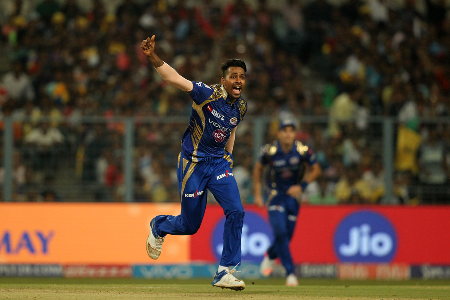 Hardik Pandya Rubbishes Reports of him Exiting Mumbai Indians