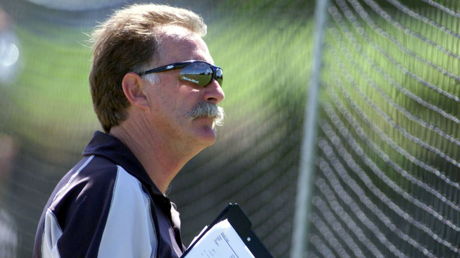 David Trist oversees New Zealand's net session David Trist oversees New Zealand's net session