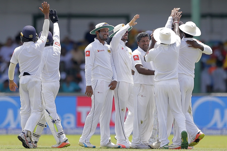 Sri Lanka vs India 2017: Girls Serving Drinks During Match - This Is Why 2