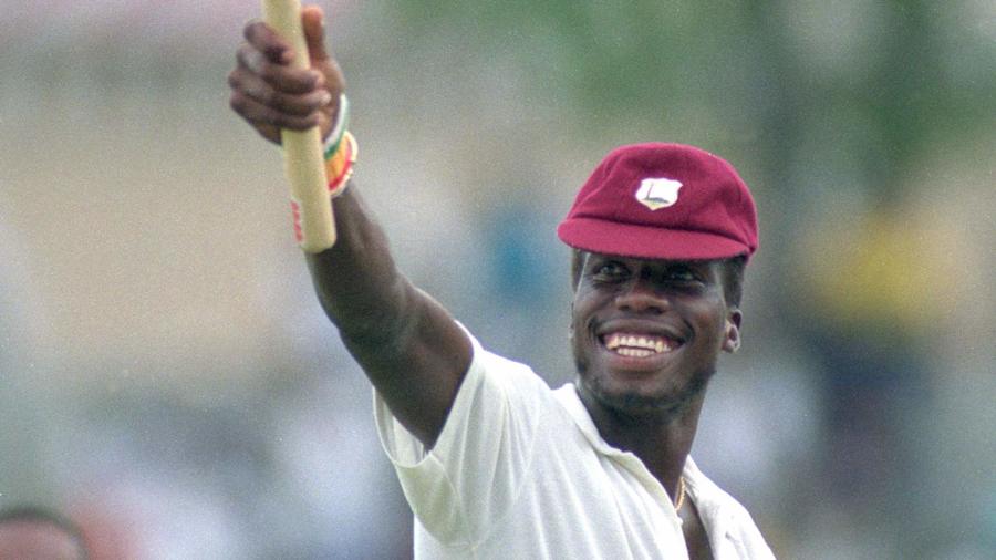 Curtly Ambrose acknowledges the crowd Curtly Ambrose acknowledges the crowd