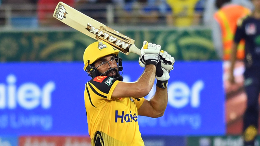 Misbah-ul-Haq's fifty helps Peshawar Zalmi clinch playoffs berth