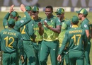 De Kock sweeps Sri Lanka aside