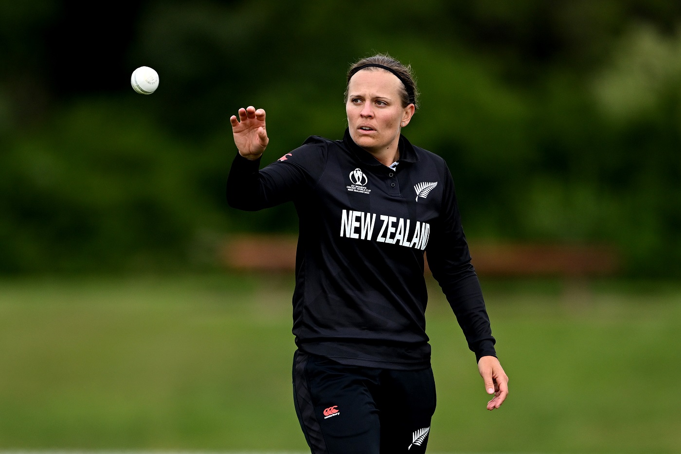 Lea Tahuhu retires from ODIs, to continue playing T20s