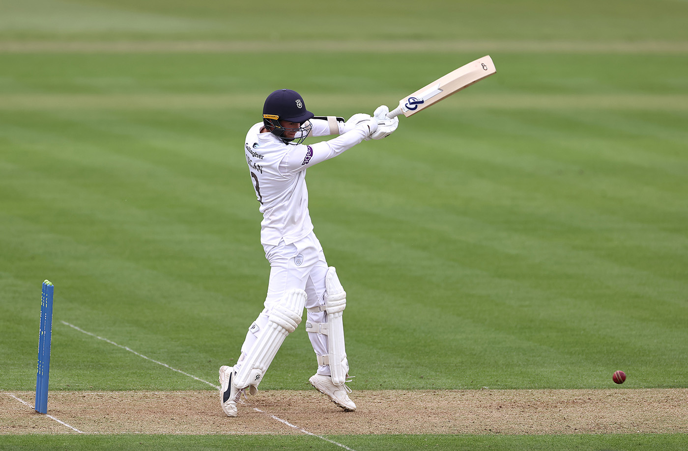 Felix Organ hundred averts drama but Hampshire remain in trouble