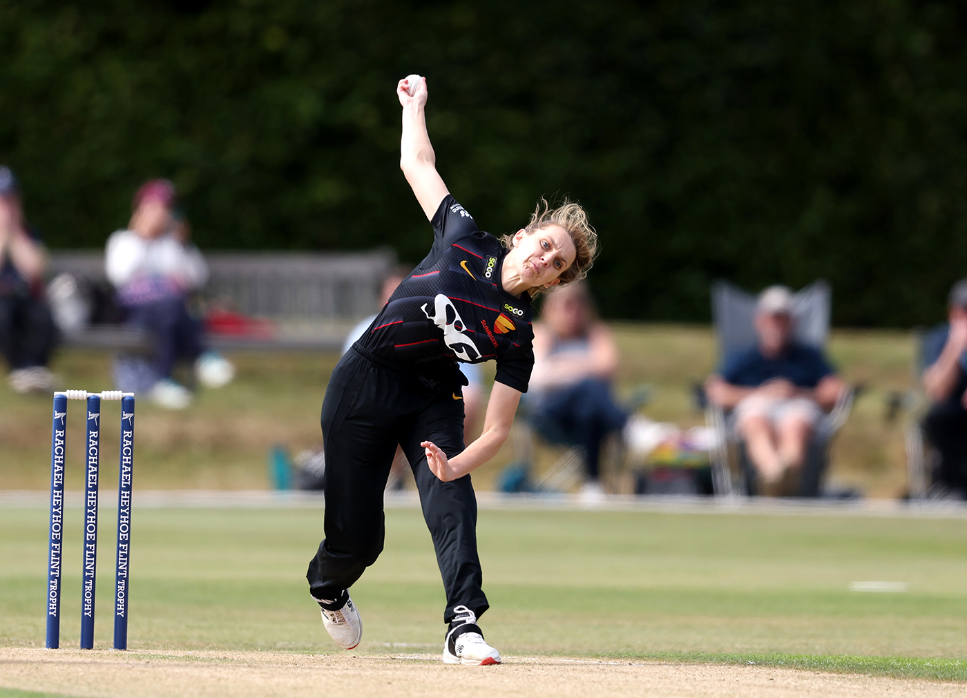 Coppack five-for sets up Surrey rout of Warwickshire