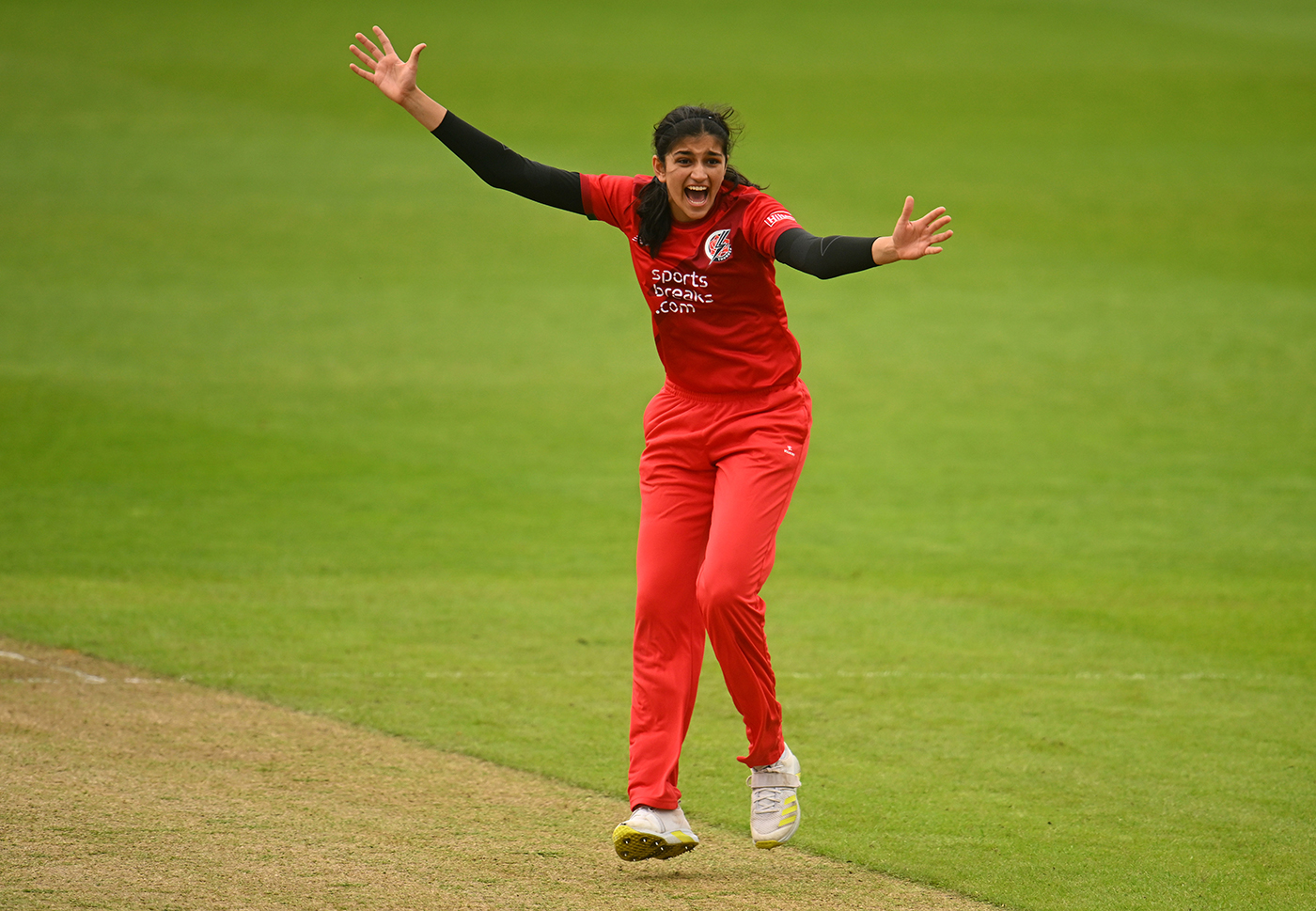 Wides gift Lancashire last-gasp win over Essex