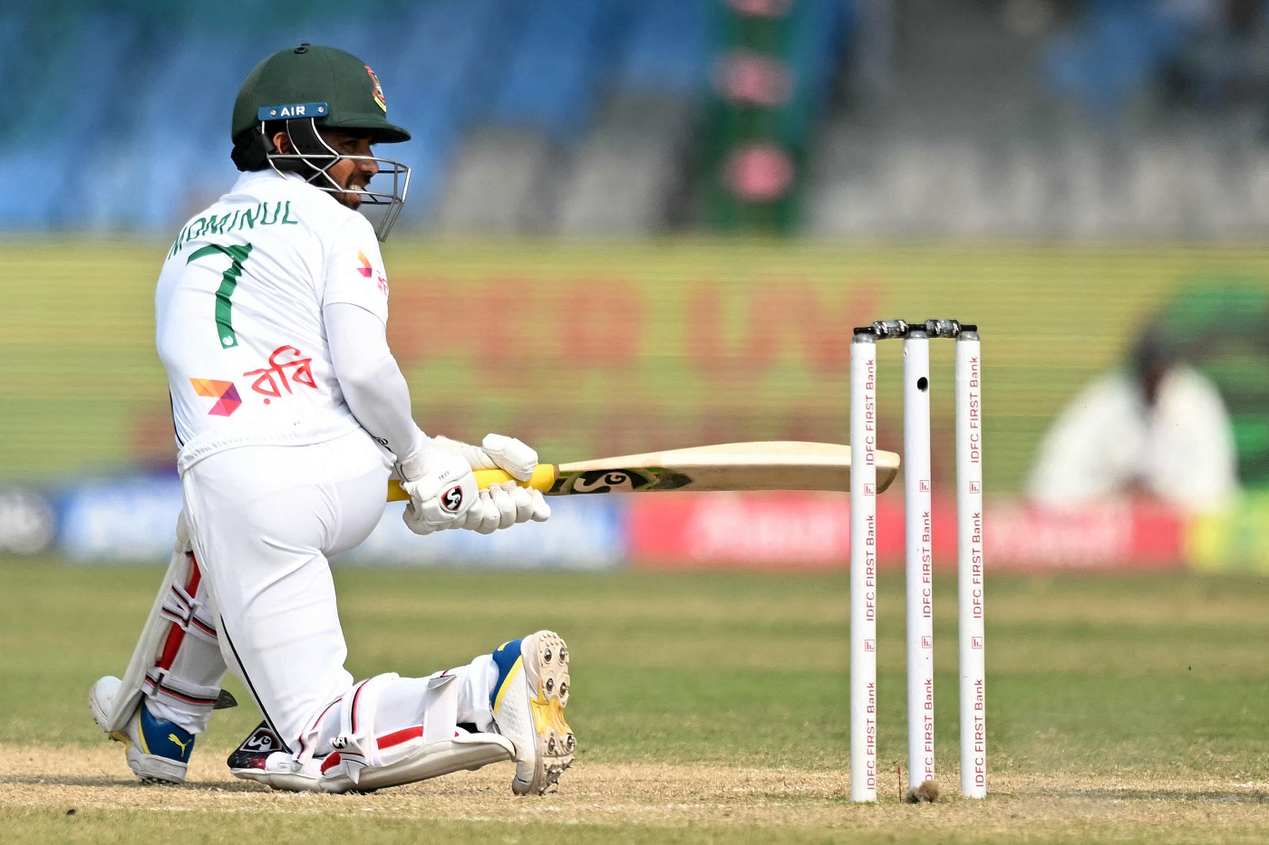 Mominul and Mushfiqur take Bangladesh lead towards 500