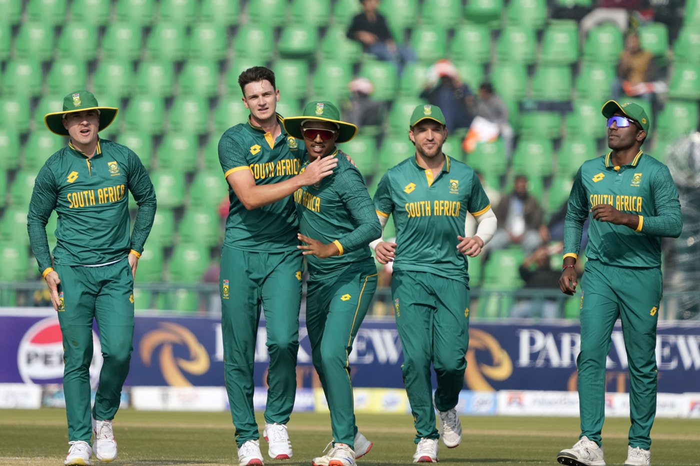 Zimbabwe bat; Eathan Bosch makes his T20I debut for South Africa