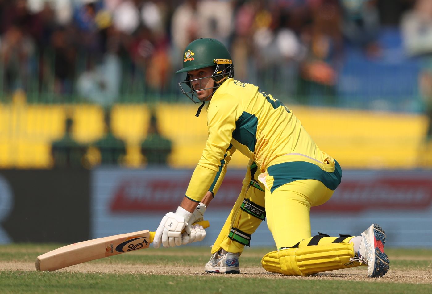 Australia bowl first, Carey in for ill Inglis; SA recall van der Dussen