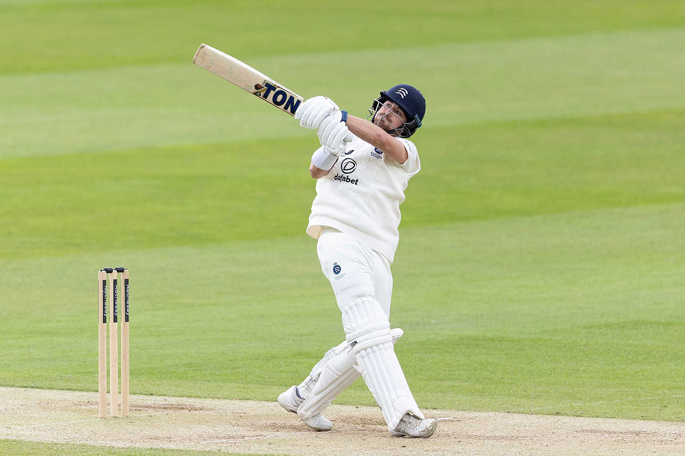 Du Plooy, Williamson centuries grind Northamptonshire down