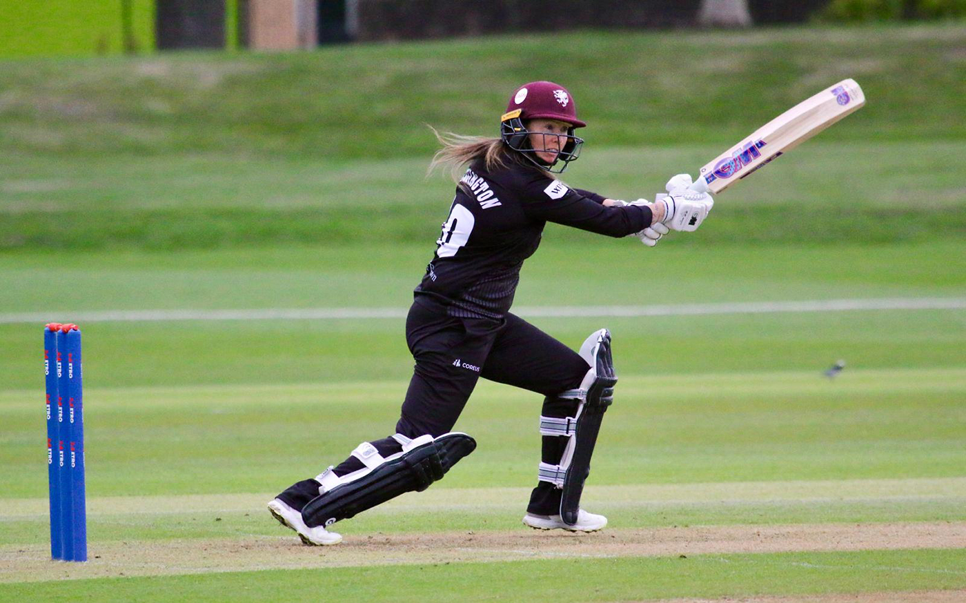 Amanda-Jade Wellington signs for Hampshire