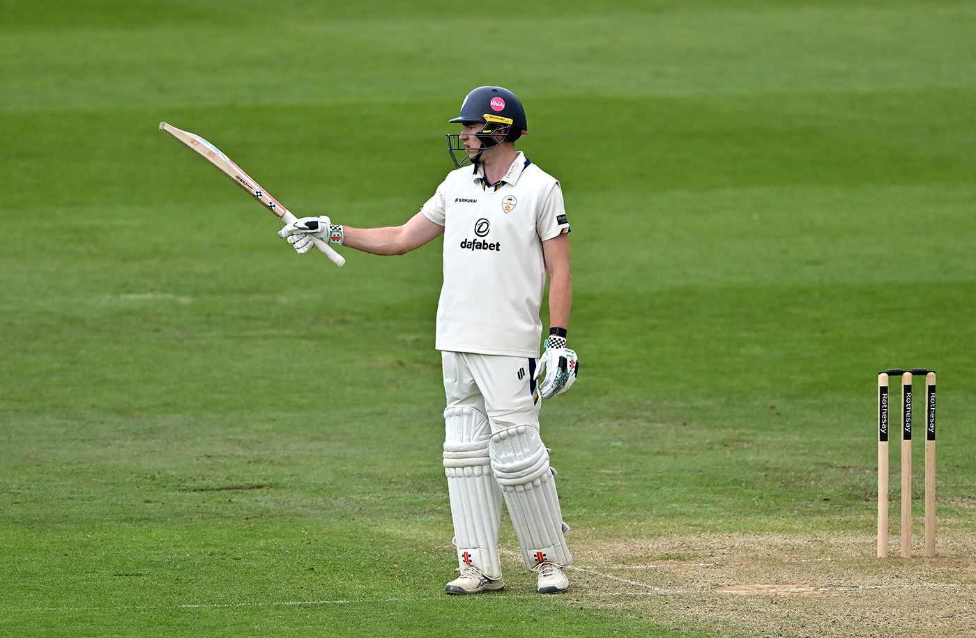 Andersson on song again as Derbyshire rack them up