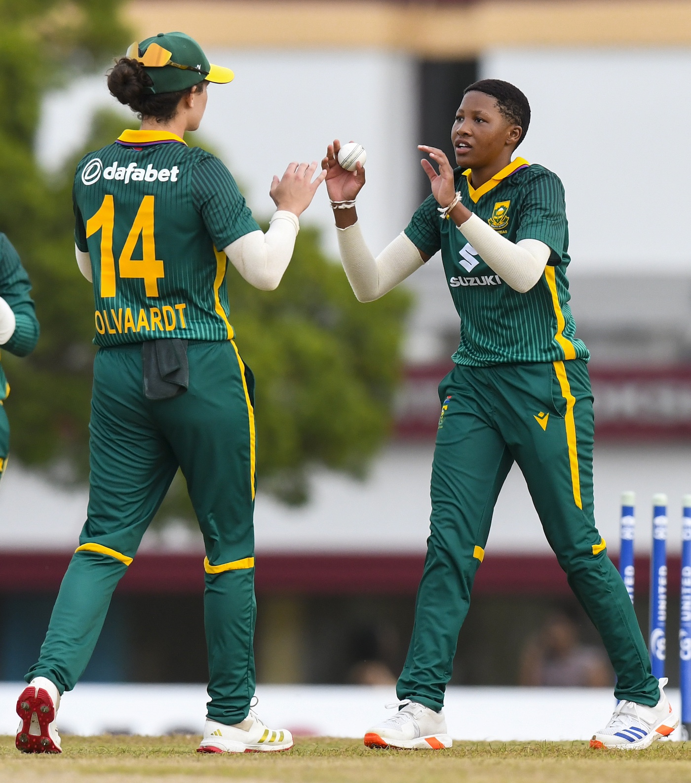 Hlubi, Nini seal 5-0 win for South Africa