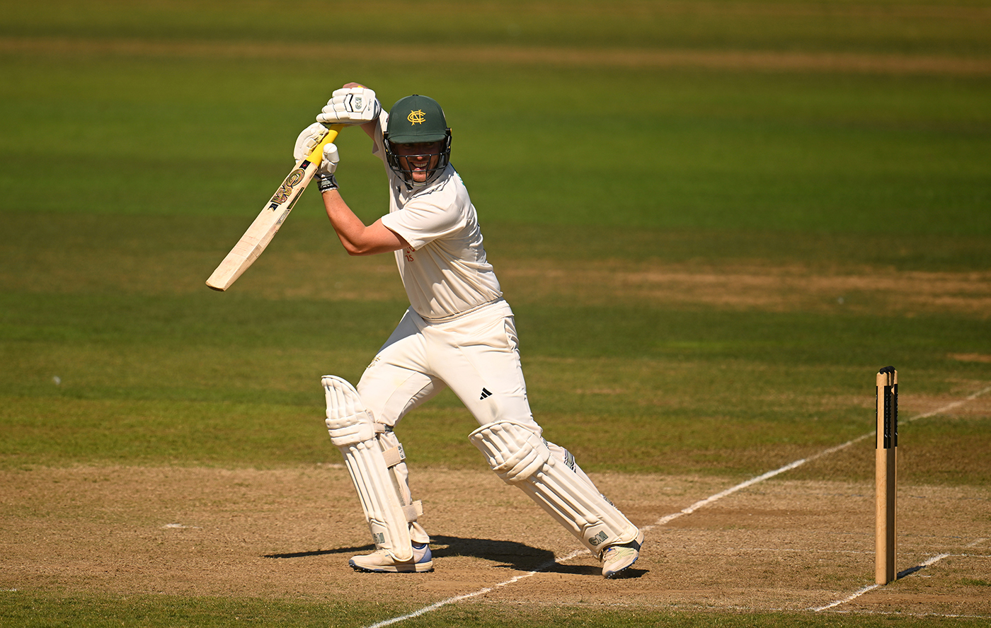 O'Neill five sets up Notts on rain-truncated day
