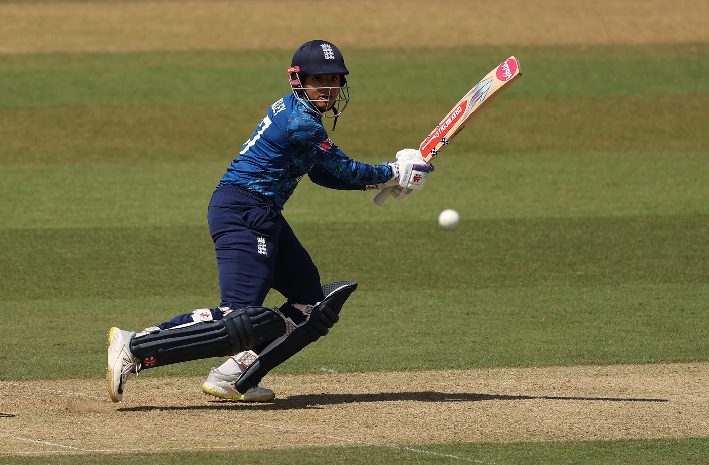Scotland bowl, England pick Dunkely to replace injured Sciver-Brunt