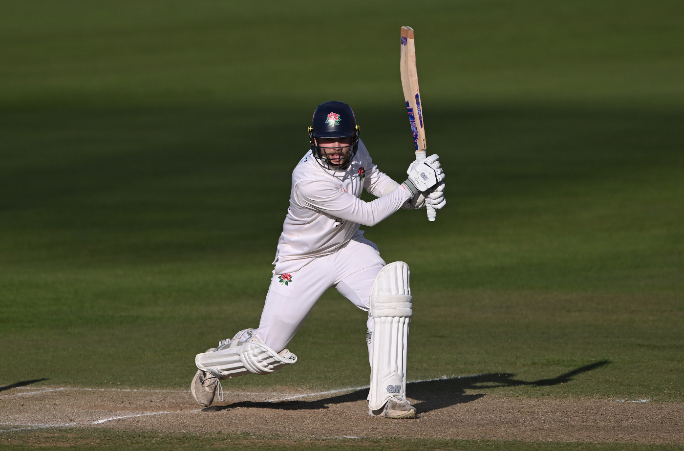 Hurst's career-best keeps Lancashire afloat as Zaman attacks for Gloucestershire
