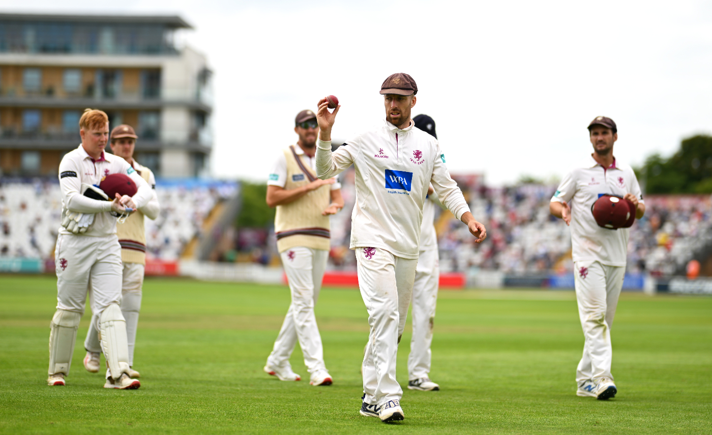 Jack Leach six-for hands Somerset two-day victory