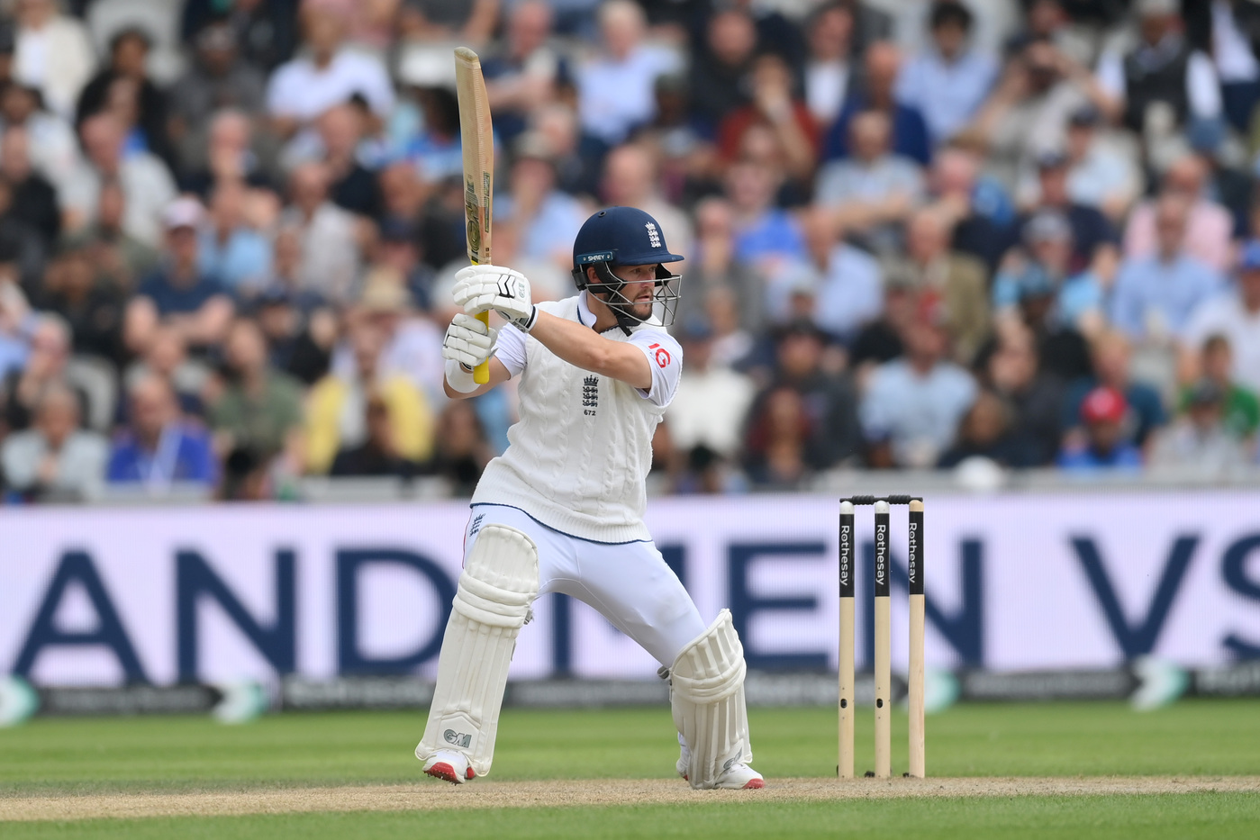 Duckett, Crawley turn up the heat on India after Stokes five-for