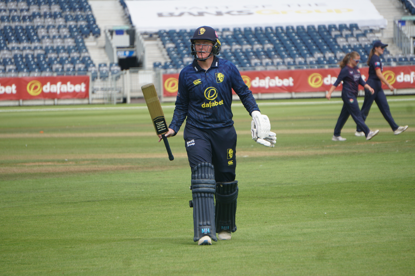 Armitage century powers Durham past Lancashire