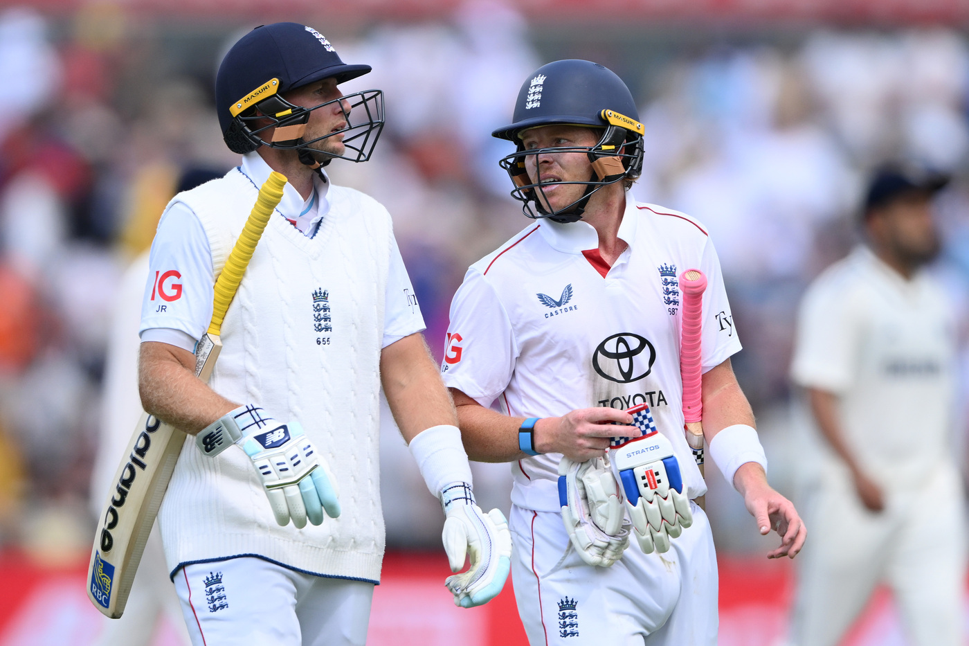 Root and Pope cement England's command on Manchester Test