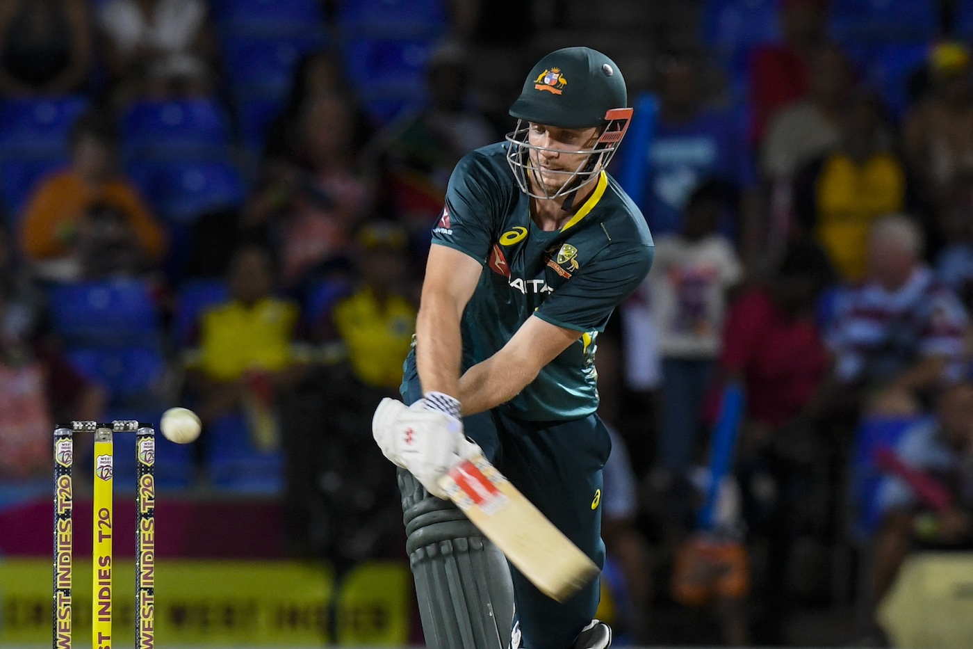 Maxwell, Inglis and Green carry Australia to 4-0