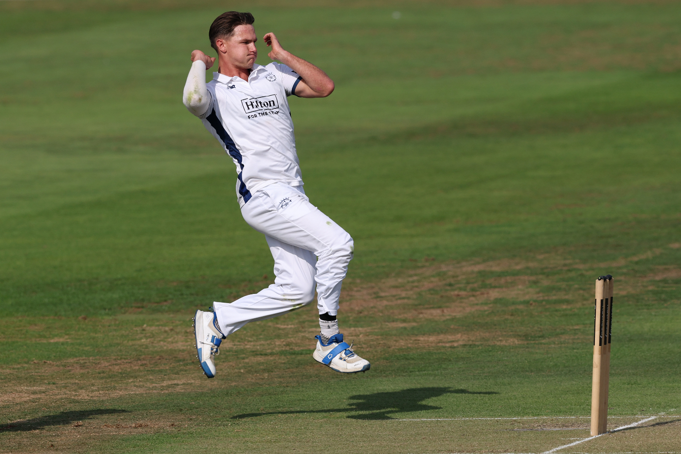 Sonny Baker breaks Worcestershire resolve as Hampshire take control