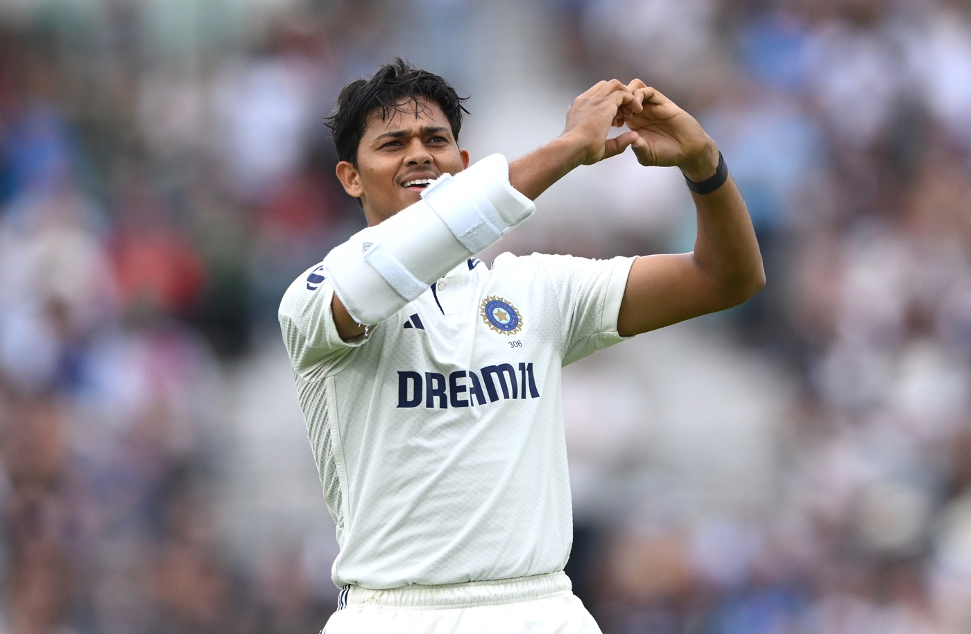 Jaiswal hundred, Siraj's late strike make India favourites thumbnail