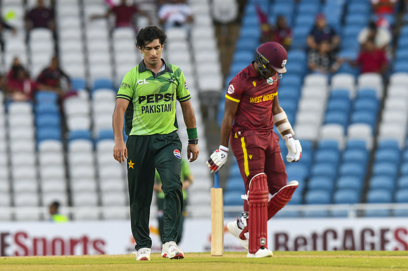 WI opt to bowl in bid to level series; Pakistan make three changes
