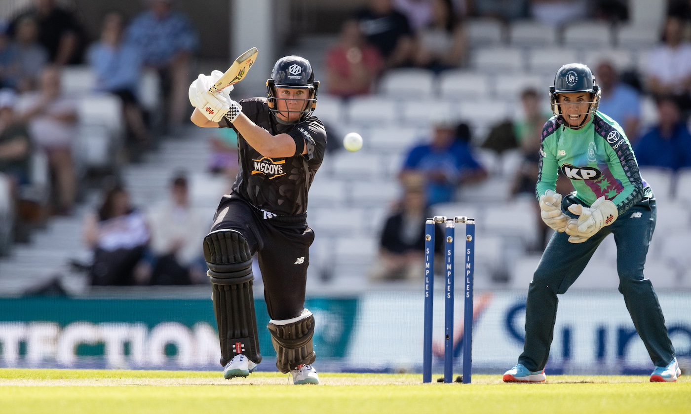 Beth Mooney sets up Originals as Invincibles fall short again